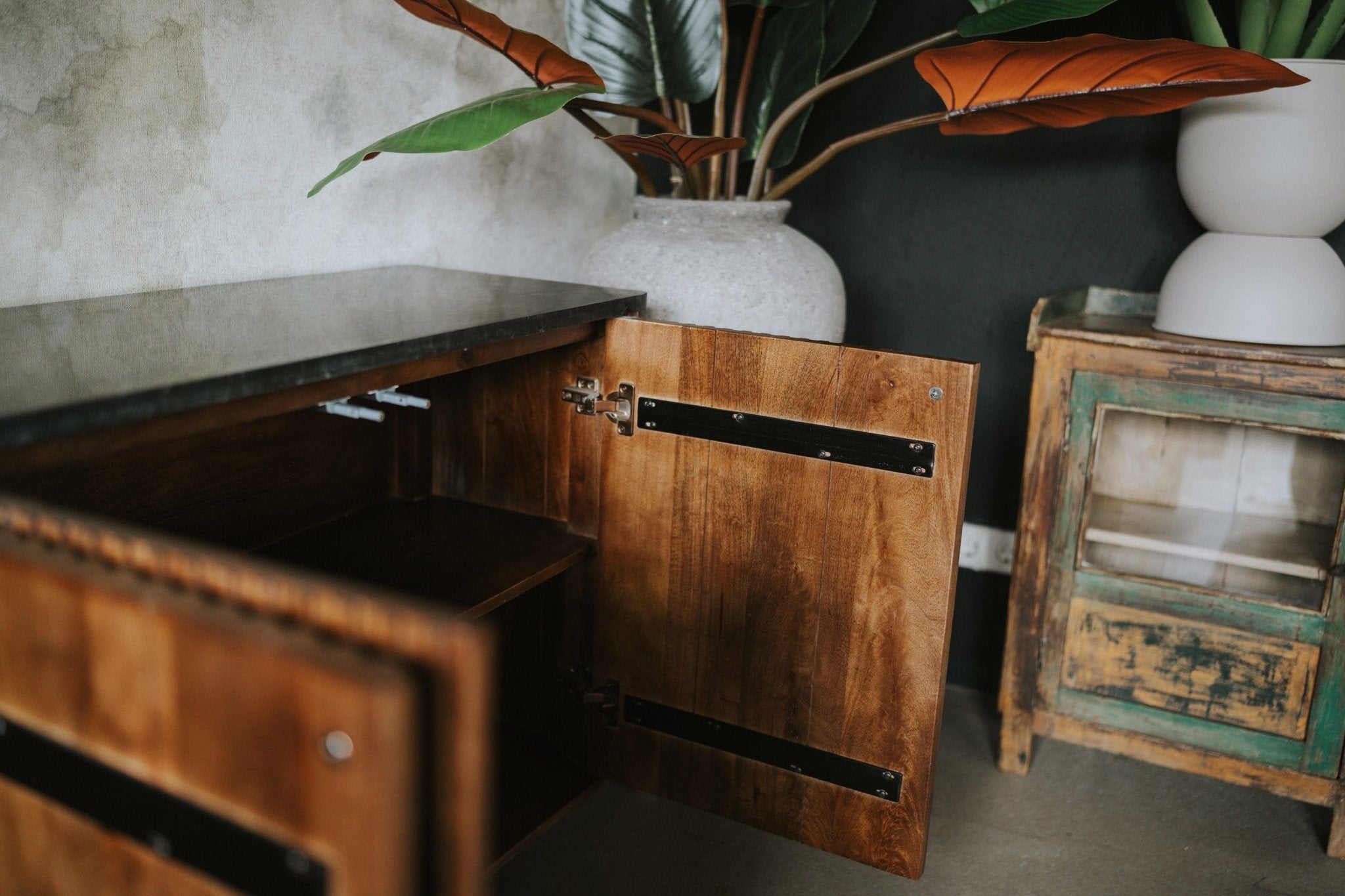 Dressoir walnoot Mahindra met marmer 200cm - Goa Editions