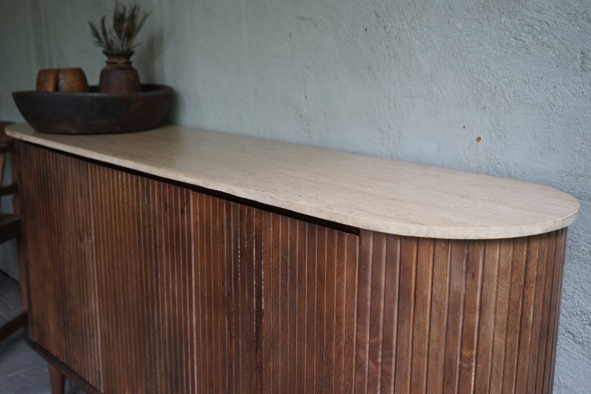 Dressoir Anjuna 160cm travertine top - Goa Editions