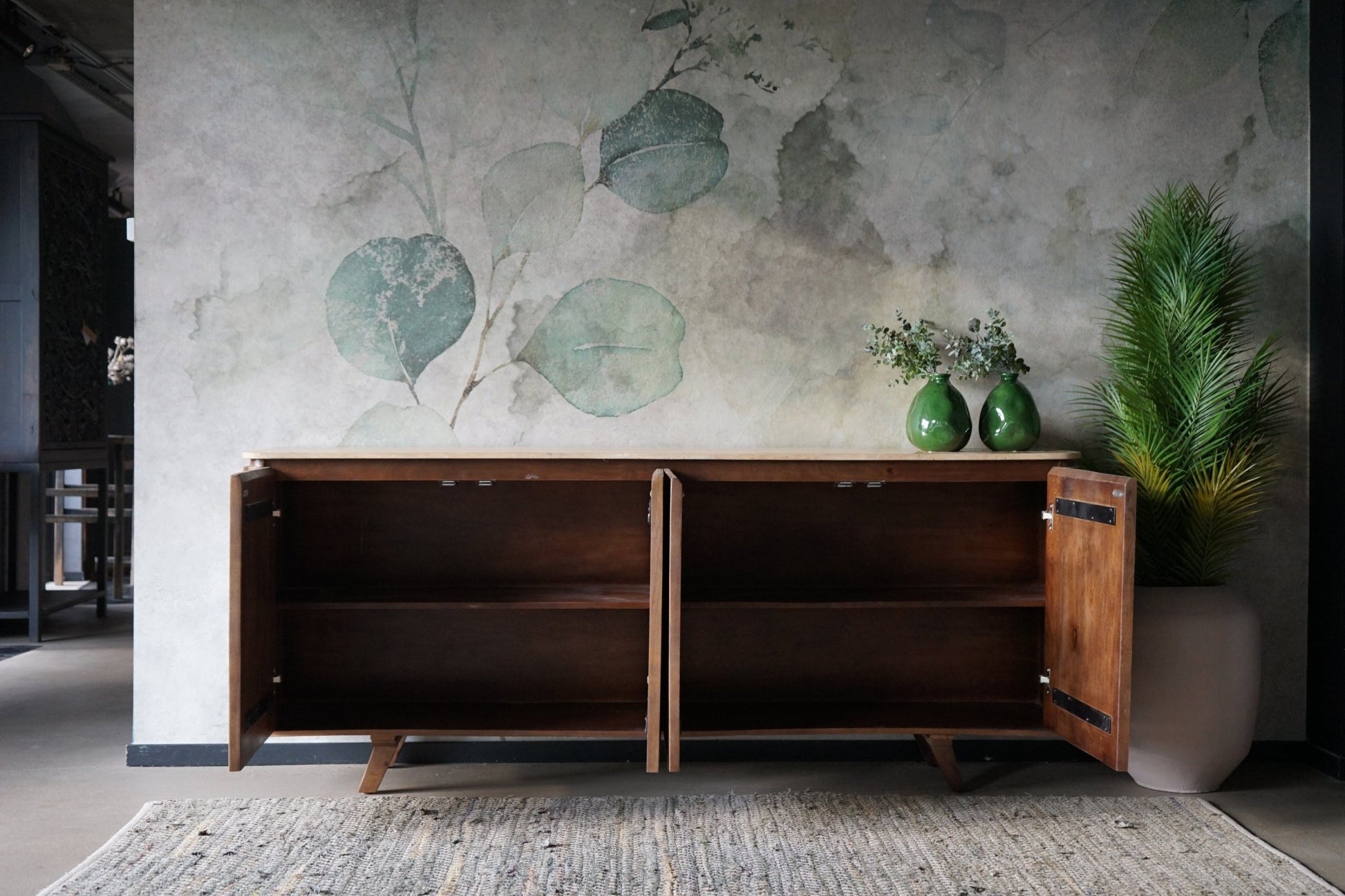 Dressoir Mahindra 160cm travertine blad - Goa Editions