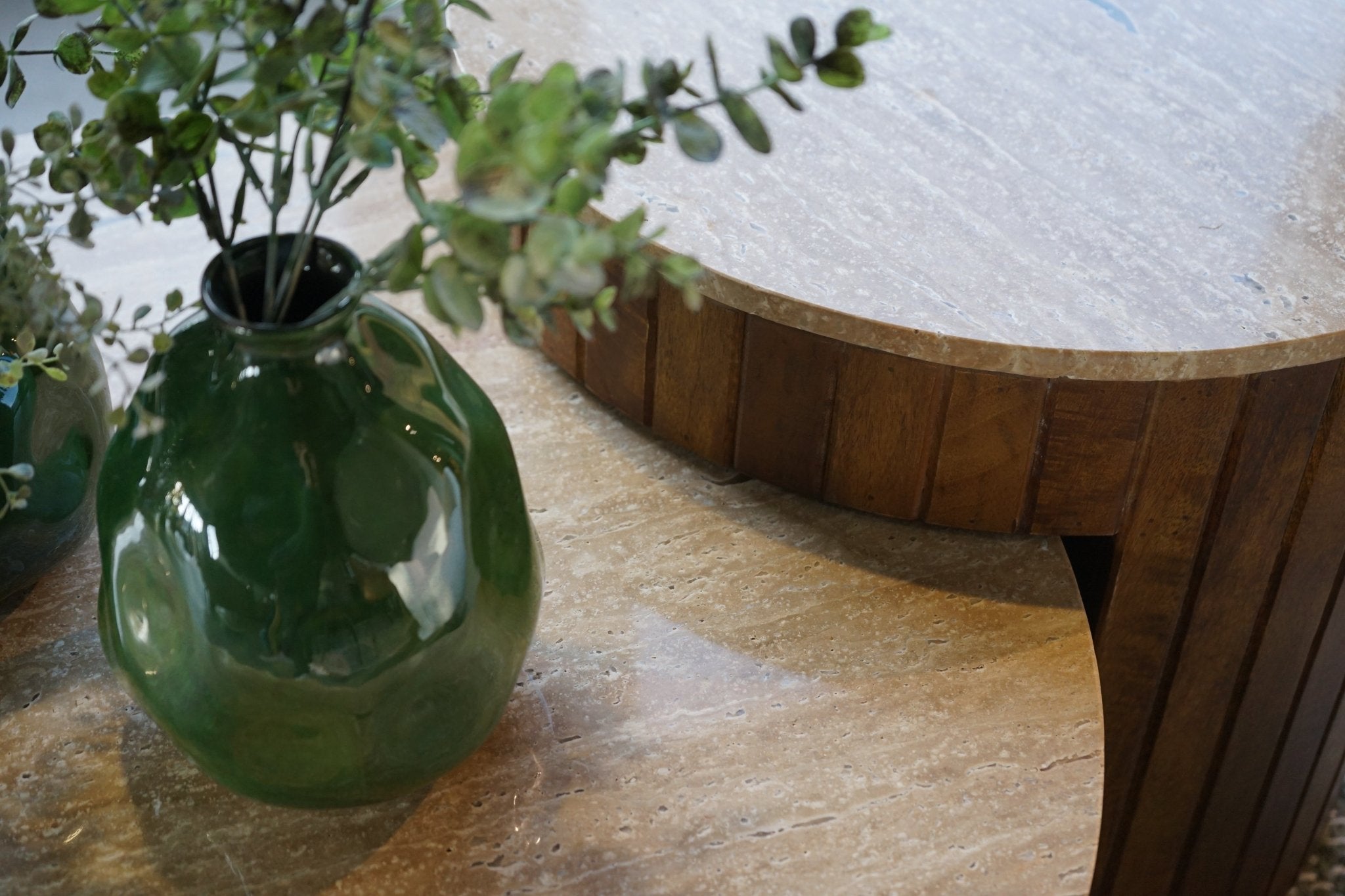 Salontafelset Tirlot travertine top - Goa Editions